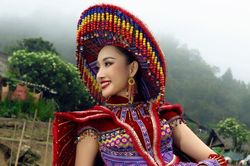 Ấn tượng với trang phục dân tộc dự thi Miss Global 2022 của Đoàn Hồng Trang