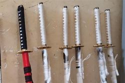 Xách kiếm Nhật vào quán nhậu hỗn chiến