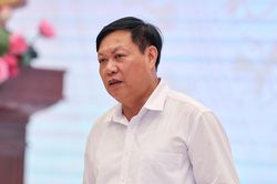 Thứ trưởng Đỗ Xuân Tuyên điều hành Bộ Y tế