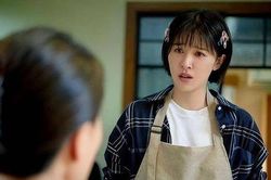 Vợ trẻ cay đắng vì tình yêu dù lớn lao vẫn không thắng nổi một điều