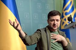Ukraine ra sách về chiến sự với Nga