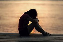 Bị xâm hại, ép lấy chồng, cô gái làm điều kinh hoàng với con