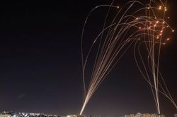 Ukraine muốn mua hệ thống phòng không Vòm sắt của Israel