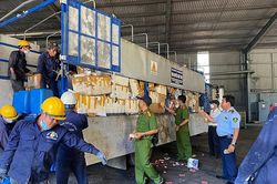 Phú Yên: Tiêu hủy lô hàng hóa vi phạm bị tịch thu trị giá gần 2,5 tỷ đồng