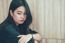 Bạn trai cấm tôi makeup, mặc đẹp