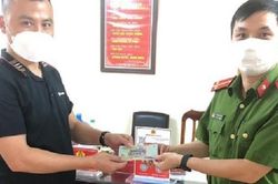 Bất ngờ nhận lại 10 triệu đồng sau hơn một tháng bỏ quên ở cây ATM