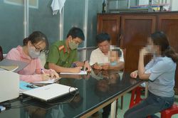 Khai tử khi con ruột còn sống, người mẹ bị phạt 15 triệu đồng