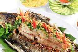 Người đàn ông tử vong sau khi ăn cá lóc nướng