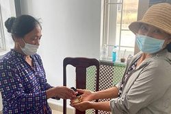Túi vàng 300 triệu nữ lao công nhặt được ở chợ