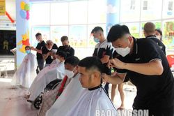 Bệnh viện Đa khoa tỉnh: Gần 100 bệnh nhân, người nhà bệnh nhân được cắt tóc miễn phíTin khácNhớ lời Bác dạy 'thi đua là yêu nước, yêu nước thì phải thi đua'Sẵn sàng cho kỳ thi tuyển sinh vào lớp 10