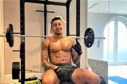 Thói quen không thể từ bỏ của Jesse Lingard