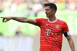Lewandowski làm loạn ở Bayern Munich, Laporta gọi điện cảm ơn