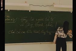 Rưng rưng với bài học đặc biệt của cô giáo chủ nhiệm dành cho học sinh trong tiết học cuối cùng