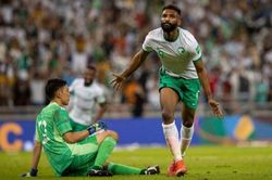 Saudi Arabia bổ sung 2 ngôi sao đấu U23 Việt Nam: Đáng lo nhất là siêu tiền đạo gieo sầu cho Nhật Bản!