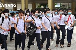Đề Văn 'dễ thở'