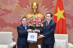 Phát huy vai trò cầu nối, đóng góp tích cực phát triển hơn nữa tình hữu nghị vĩ đại Việt Nam - Lào