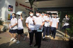 TPHCM: Thí sinh phấn khởi vì đề thi môn Ngoại ngữ 'dễ thở'
