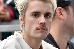 Bệnh khiến Justin Bieber liệt nửa mặt: Dấu hiệu đơn giản, có thể gây mù, điếc vĩnh viễn
