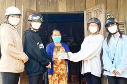 Khi học sinh làm thiện nguyện