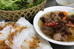 Vì sao đến Hà Nam nhất định phải ăn bánh cuốn chả nướng Phủ Lý, người Hà Nội vốn nổi tiếng bún chả cũng tìm về ăn