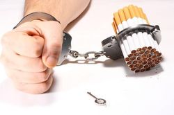 Nguyên lý 'lợi ích lớn hơn rủi ro' ở chiến lược giảm tác hại thuốc lá
