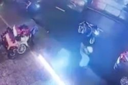 Thanh niên dùng vật nghi súng dọa nhiều người giữa đường phố TP.HCM
