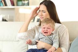 Chị gái buộc tôi làm người giữ trẻ miễn phí
