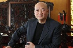 'Đường tăng' Trì Trọng Thụy bị chỉ trích vì sở hữu nghìn tỷ vẫn livestream bán hàng