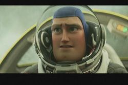 Các ngôi sao 'Lightyear' của Pixar thất vọng vì lệnh cấm ở 14 quốc gia