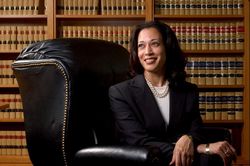 Lý do bà Kamala Harris ra ứng cử
