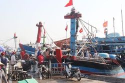 Ngư dân bám biển trong cơn 'bão giá' nhiên liệu