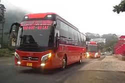 Vượt ẩu, 3 tài xế xe khách Phương Trang bị mời lên làm việc