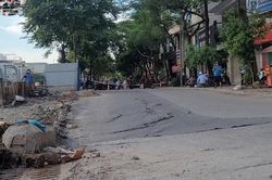 Khẩn trường làm rõ nguyên nhân sụt lún 23m đường do thi công gói thầu hơn 2.091 tỷ thuộc Dự án trọng điểm của TP Hà Nội