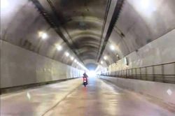 Truy tìm nam thanh niên liều lĩnh vượt chốt cấm, xuyên hầm đường bộ Hải Vân bằng xe gắn máy