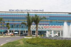 Bệnh viện Nhi đồng TP thông tin vụ bé trai bị ném từ tầng 5