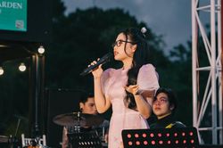 Đang hát mà bất chợt quên lời, Phương Mỹ Chi có cách 'chữa cháy' khiến khán giả khen ngợi hết lời