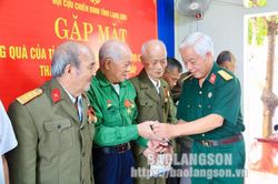 Trao tặng quà cựu chiến binh tham gia kháng chiến chống Pháp tại huyện Đình Lập và huyện Lộc BìnhTin khácBáo chí Lạng Sơn tiếp tục đổi mới, đồng hành cùng sự phát triển của tỉnhPhát huy tiềm năng về năng lượng tái tạo