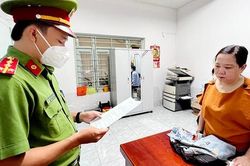 Hiệu trưởng và kế toán trường tiểu học hợp sức tư túi gần nửa tỷ đồng