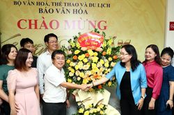 Thứ trưởng Trịnh Thị Thủy chúc mừng Báo Văn Hóa nhân kỷ niệm 97 năm Ngày Báo chí Cách mạng Việt Nam