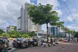 Phố phường Hà Nội lại ngập ngụa rác thải, vì sao?