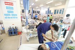 Hà Nội: Thời tiết thay đổi thất thường, bệnh nhân nhập viện gia tăng
