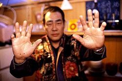 Kinh hoàng nghi lễ chặt ngón tay chuộc tội của Yakuza Nhật Bản