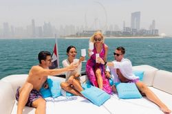 Bữa ăn xa xỉ cuối tuần của dân văn phòng ở Dubai