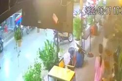 Đang ngồi trong quán cà phê, nam thanh niên tử vong sau tiếng sấm sét