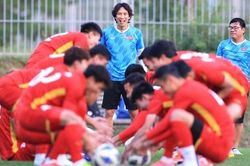 Huấn luyện viên Gong Oh-kyun và bóng đá đẹp