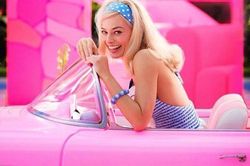 Nhan sắc gây mê của nữ diễn viên đóng vai búp bê Barbie đời thực