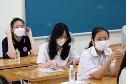 Vắng gần 1.000 thí sinh trong ngày đầu thi vào lớp 10 Hà Nội