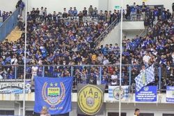 Giẫm đạp ở Cúp Tổng thống Indonesia, 2 CĐV thiệt mạng