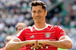 Chelsea muốn thay Lukaku bằng Lewandowski