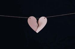 Hậu chia tay, người đàn ông đòi bạn gái trả 200 triệu 'tình phí'
